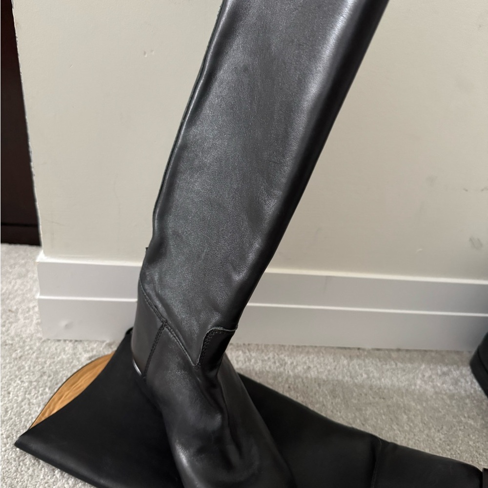 Hermes’ Elegant Black Knee-High Women's Boots